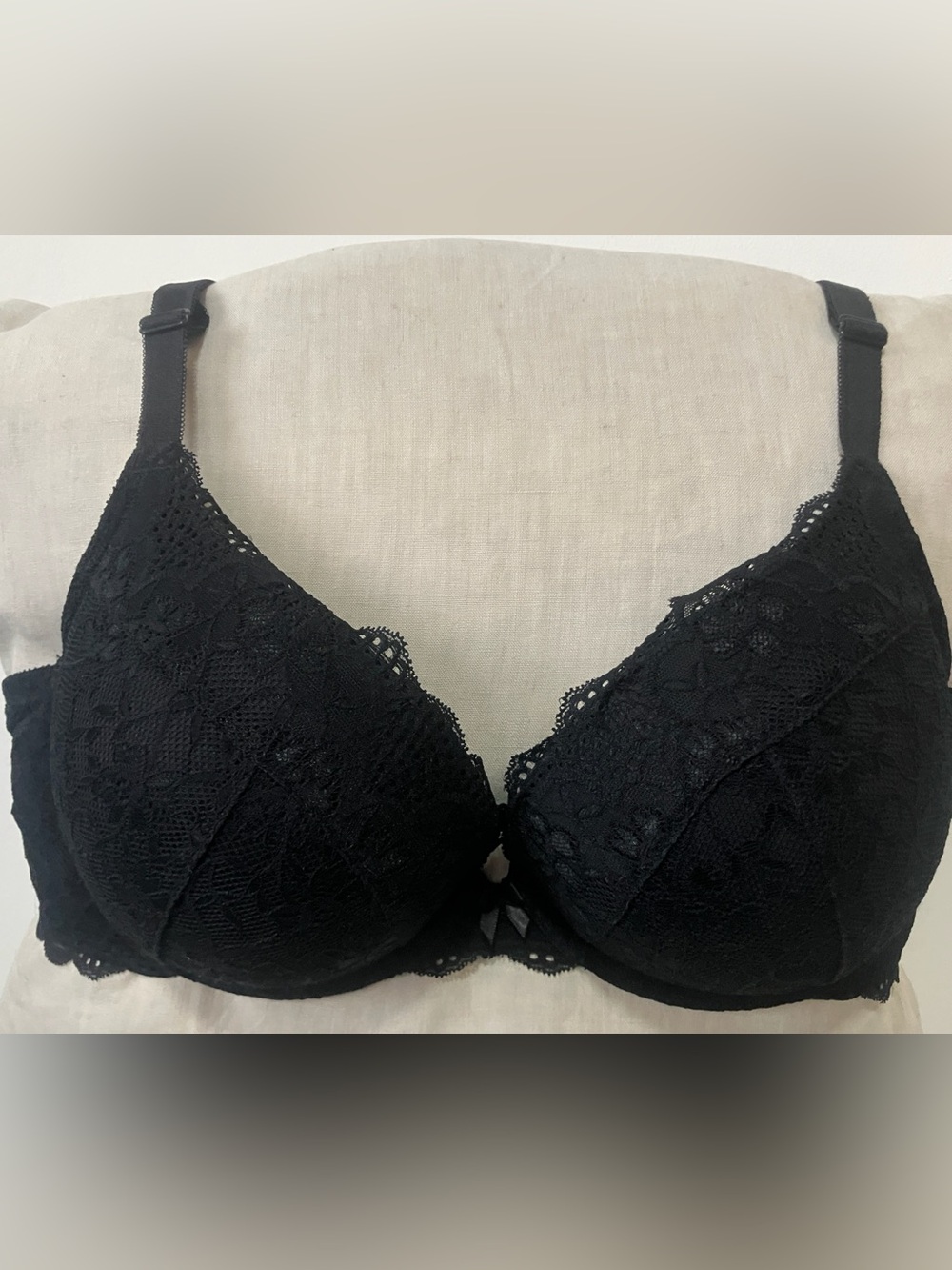 Torrid XO Plunge Push-Up Bra Rich Black Lace Straight Back - 38D - NWT